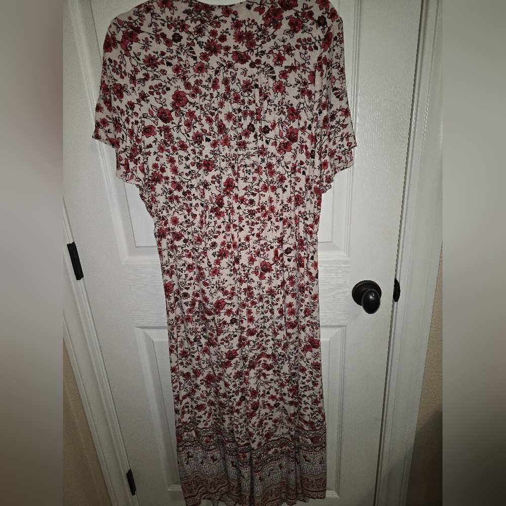 Knox Rose White and Red Casual Sundress with Dolman Sleeves